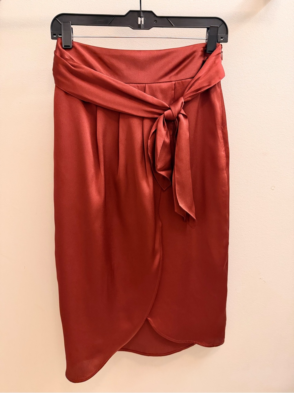 NWT Express Satin Tie-Waist Faux Wrap Midi Skirt- Rust Red Size 2 - Picture 2 of 11